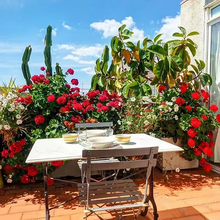 Secret Garden By Hello Homes Apartment *