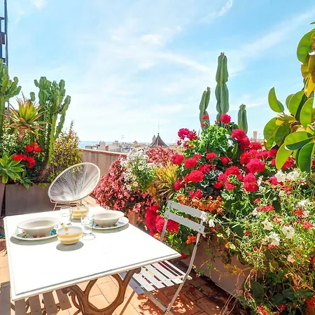 Secret Garden By Hello Homes Apartment